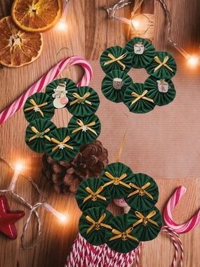 Christmas Yo-Yo Wreaths Set of  3 Festive Green Wreath Holiday Ornaments